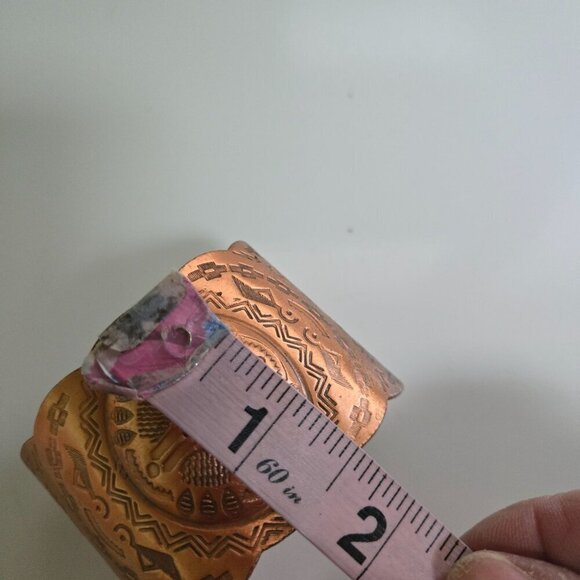 Vintage 1970s Solid Copper Etched Southwestern Cuff Bracelet One Size Adjustable - Picture 8 of 9